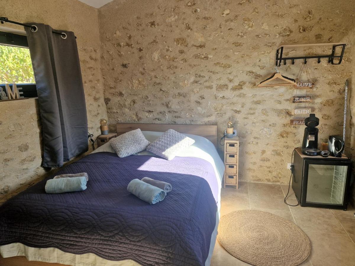Bastide Bellugue Maison d'hôtes à La Ferme à 3 minutes de Lourmarin Cadenet Exterior foto