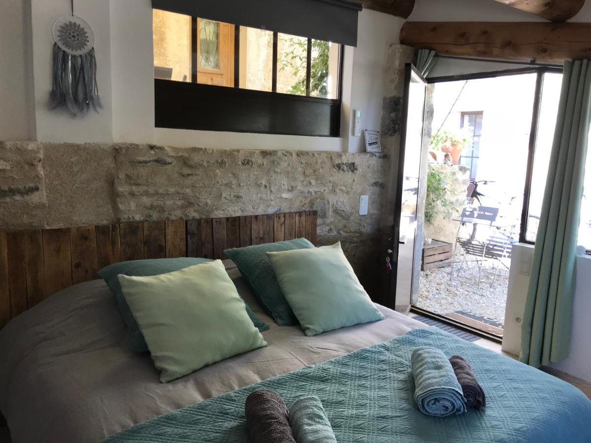Bastide Bellugue Maison d'hôtes à La Ferme à 3 minutes de Lourmarin Cadenet Exterior foto